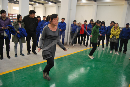 上海滬工閥門廠第二屆職工運動會女子跳繩比賽(圖10)