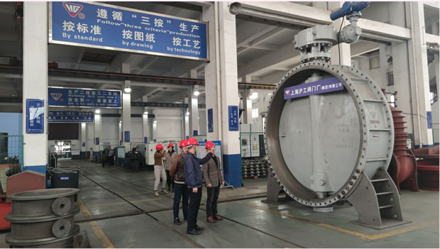 華亭鎮(zhèn)鎮(zhèn)長尹小興一行蒞臨我司走訪調(diào)研(圖3)